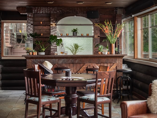 Game room and bar at Rocktop Lodge