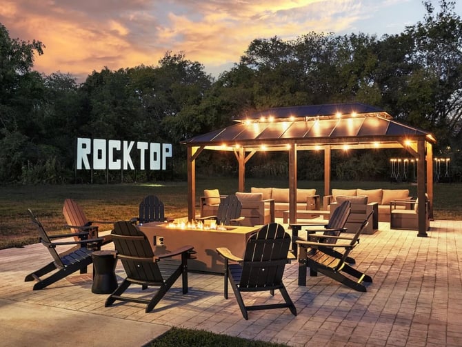 A wide view of the Rocktop Nashville estate and private grounds